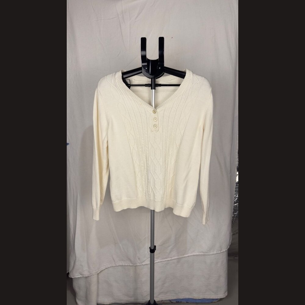 Studio works women's white knit sweater stain on front collar size Xl